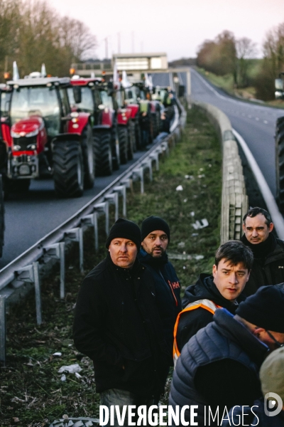 Blocage de l A1 à Senlis par les agriculteurs