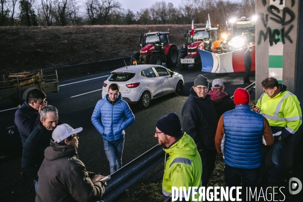 Blocage de l A1 à Senlis par les agriculteurs