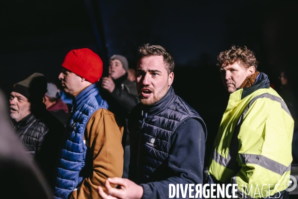 Blocage de l A1 à Senlis par les agriculteurs