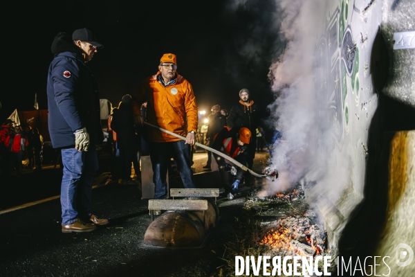 Blocage de l A1 à Senlis par les agriculteurs