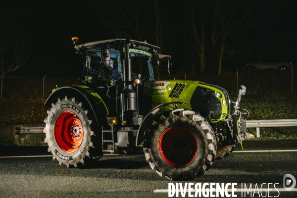 Blocage de l A1 à Senlis par les agriculteurs