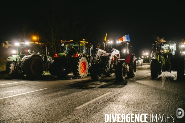 Blocage de l A1 à Senlis par les agriculteurs
