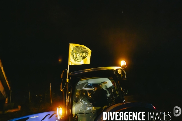 Blocage de l A1 à Senlis par les agriculteurs