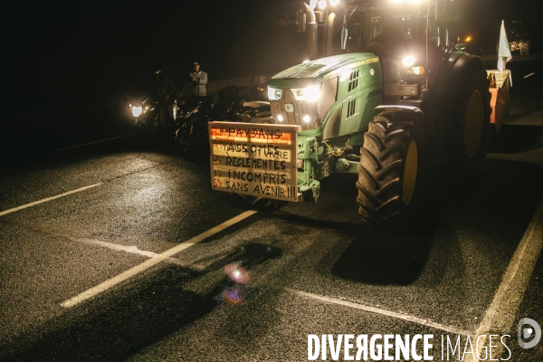 Blocage de l A1 à Senlis par les agriculteurs