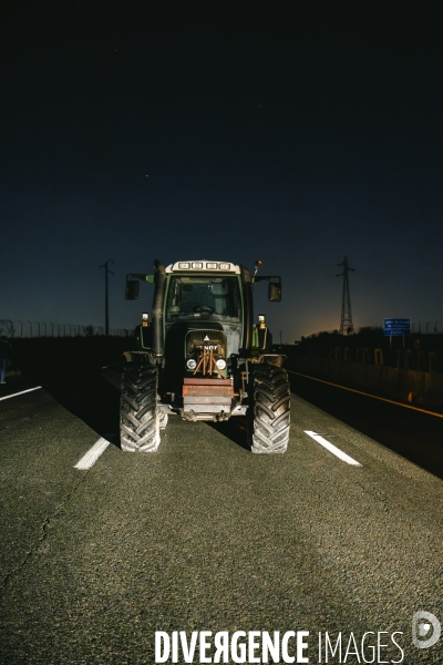 Blocage de l A1 à Senlis par les agriculteurs