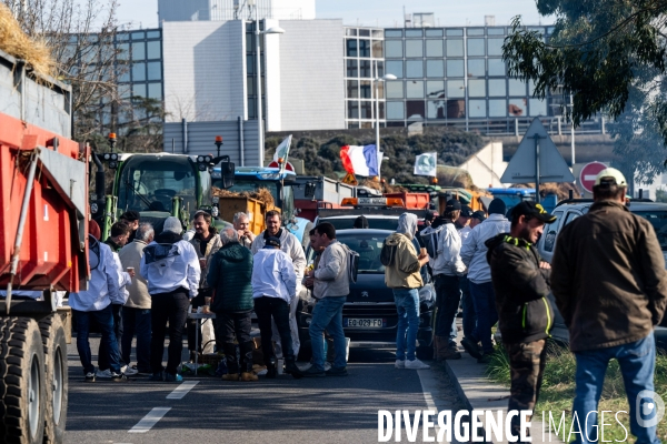 TOULOUSE : Blocage aeroport par les agriculteurs