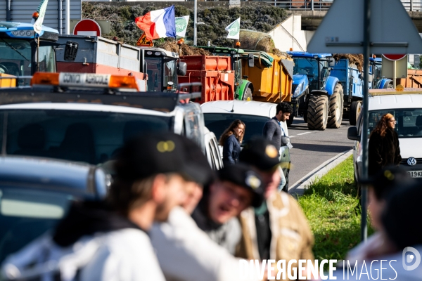 TOULOUSE : Blocage aeroport par les agriculteurs