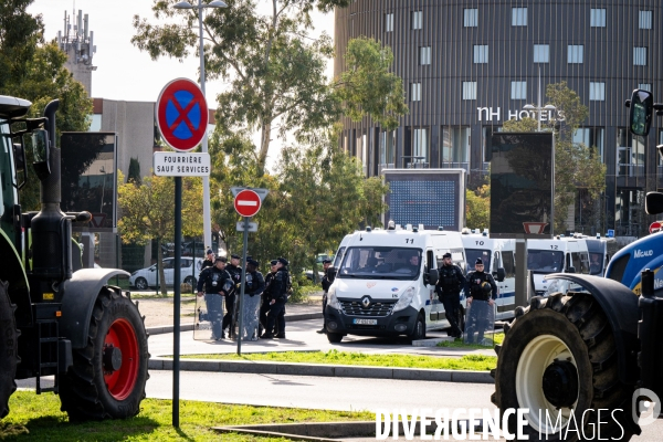 TOULOUSE : Blocage aeroport par les agriculteurs