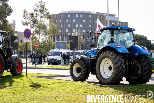 TOULOUSE : Blocage aeroport par les agriculteurs