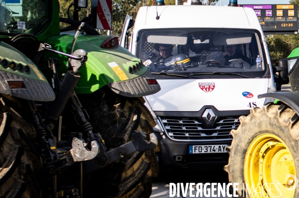 TOULOUSE : Blocage aeroport par les agriculteurs