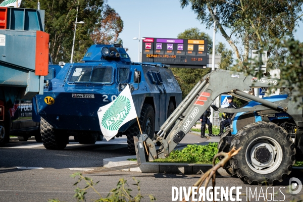 TOULOUSE : Blocage aeroport par les agriculteurs