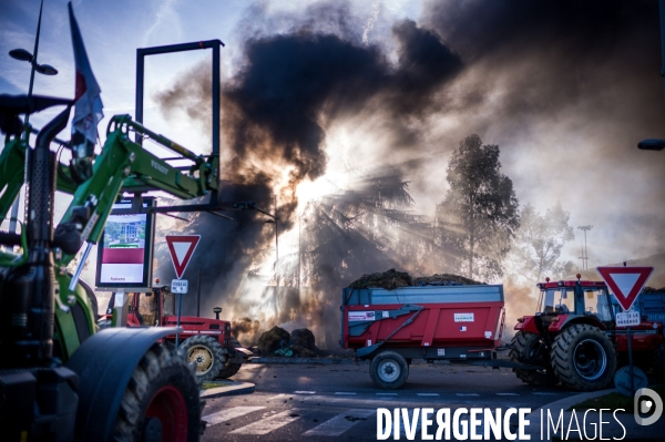 TOULOUSE : Blocage aeroport par les agriculteurs