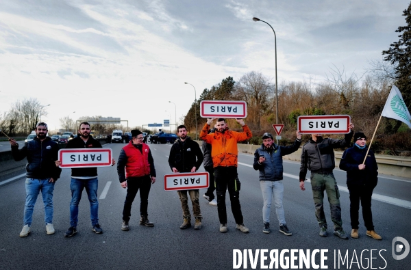 Blocage et occupation de l autoroute A6 par les agriculteurs