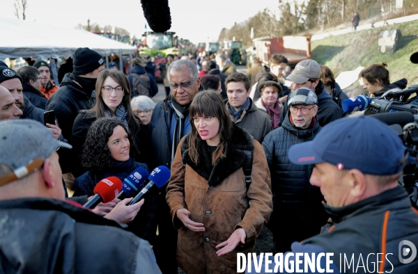 Blocage et occupation de l autoroute A6 par les agriculteurs