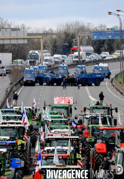 Blocage et occupation de l autoroute A6 par les agriculteurs