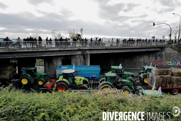 Blocage et occupation de l autoroute A6 par les agriculteurs