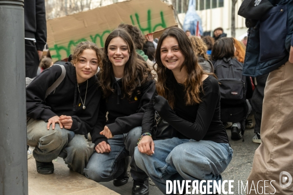 Manifestation enseignants et lycéens  1er Fevrier 2024