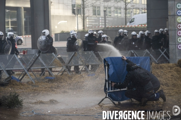 Manifestation des agriculteurs et agricultrices européen.ne.s devant le Parlement européen à Bruxelles.