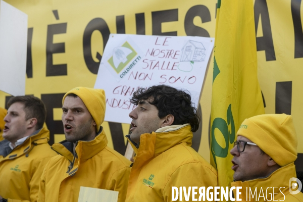 Manifestation des agriculteurs et agricultrices européen.ne.s devant le Parlement européen à Bruxelles.