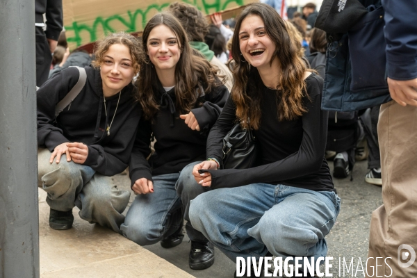 Manifestation enseignants et lycéens  1er Fevrier 2024
