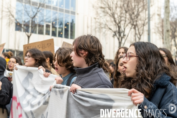 Manifestation enseignants et lycéens  1er Fevrier 2024