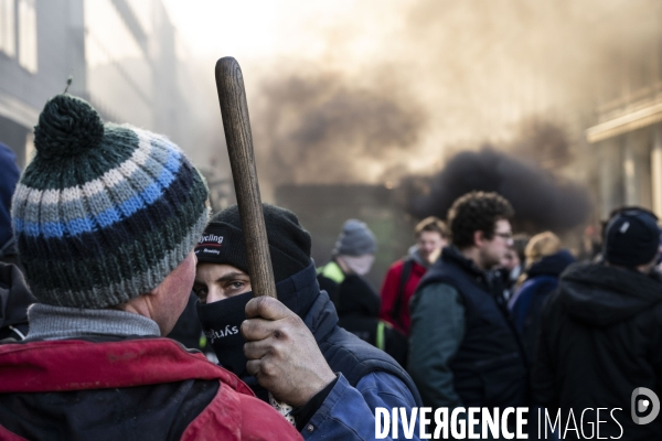 Manifestation des agriculteurs et agricultrices européen.ne.s devant le Parlement européen à Bruxelles.