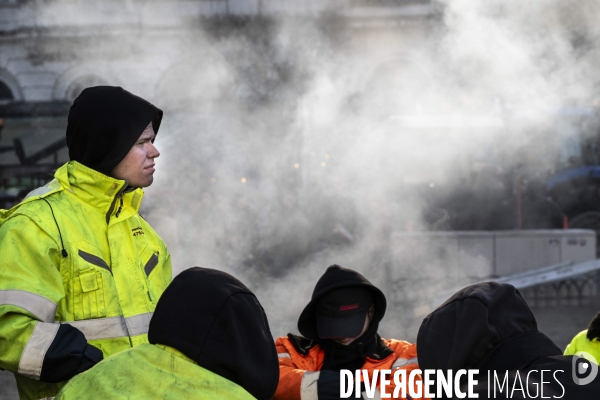 Manifestation des agriculteurs et agricultrices européen.ne.s devant le Parlement européen à Bruxelles.