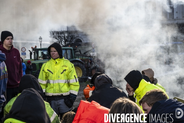 Manifestation des agriculteurs et agricultrices européen.ne.s devant le Parlement européen à Bruxelles.