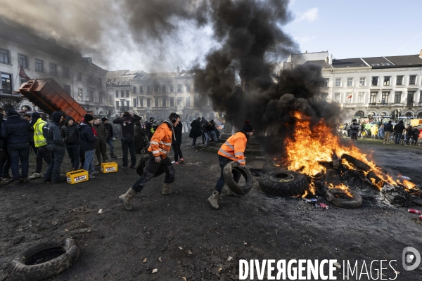 Manifestation des agriculteurs et agricultrices européen.ne.s devant le Parlement européen à Bruxelles.