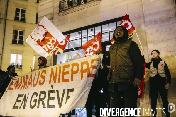 Contre manifestation de salaries sans papiers d Emmaus en greve