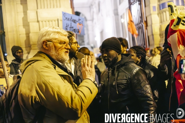 Contre manifestation de salaries sans papiers d Emmaus en greve