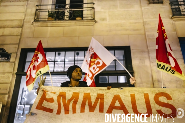 Contre manifestation de salaries sans papiers d Emmaus en greve