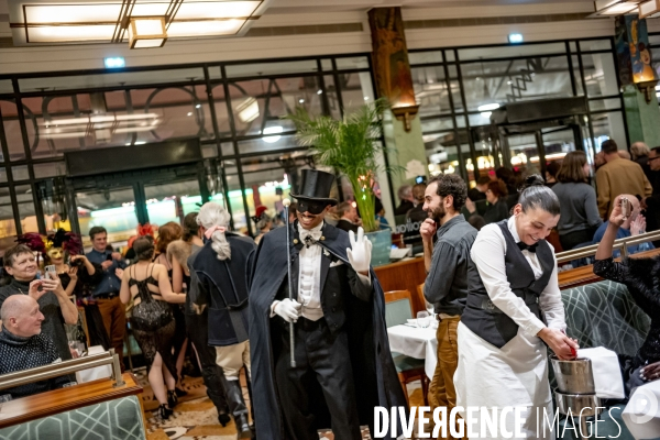 Paris Follies