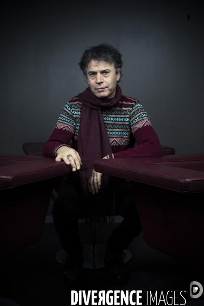 Portrait de denez prigent, chanteur en langue bretonne.