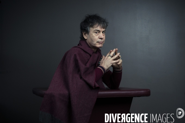 Portrait de denez prigent, chanteur en langue bretonne.