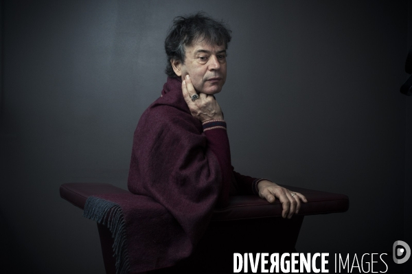 Portrait de denez prigent, chanteur en langue bretonne.