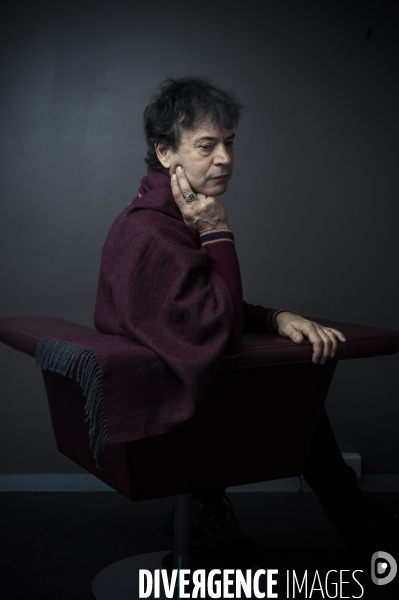 Portrait de denez prigent, chanteur en langue bretonne.
