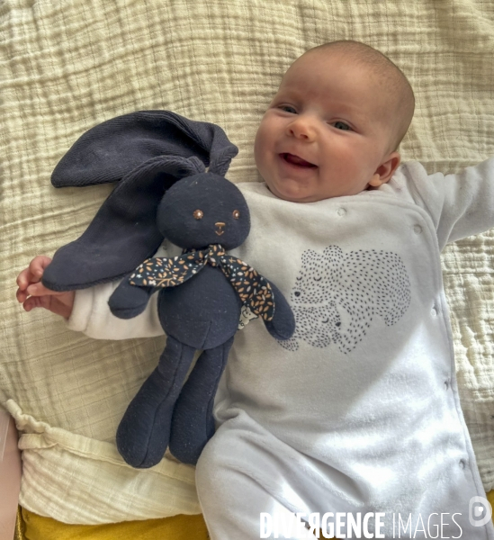 Le bébé Iris A. 1mois et demi, 1er sourire.
