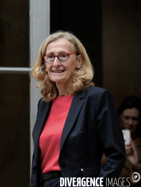 Passation de pouvoir entre amélie oudéa castéra et nicole belloubet