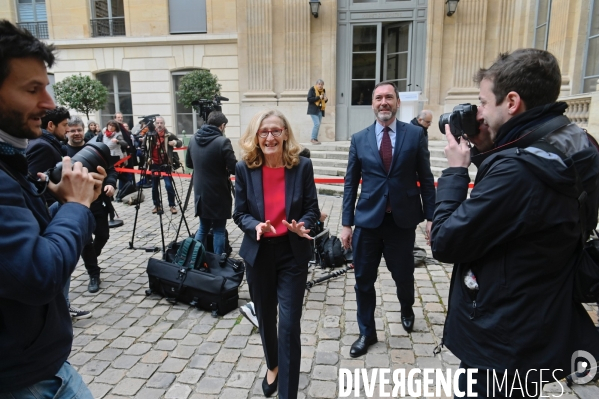 Passation de pouvoir entre amélie oudéa castéra et nicole belloubet