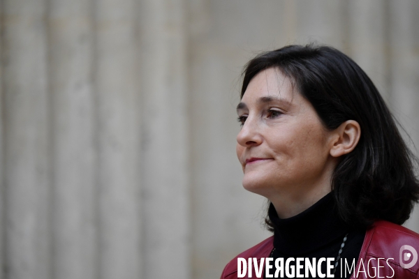 Passation de pouvoir entre amélie oudéa castéra et nicole belloubet