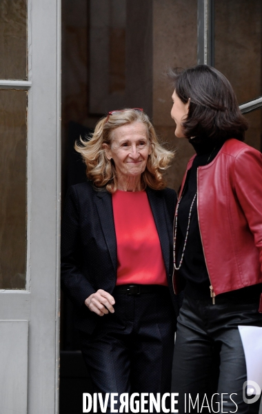 Passation de pouvoir entre amélie oudéa castéra et nicole belloubet