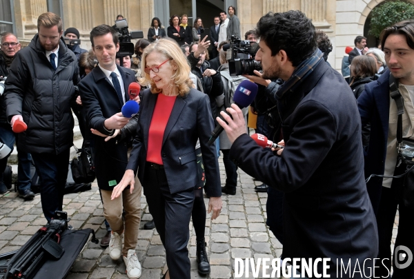 Passation de pouvoir entre amélie oudéa castéra et nicole belloubet