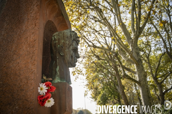 Buste Missak Manouchian cimetiere parisien