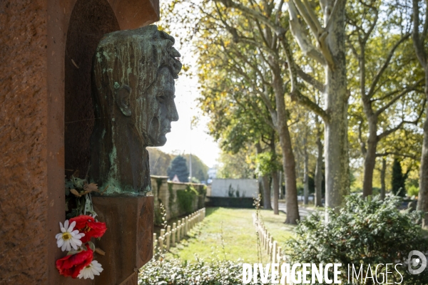 Buste Missak Manouchian cimetiere parisien