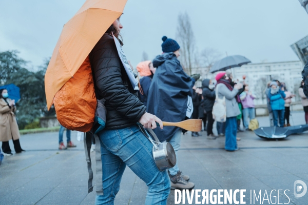 Rassemblement féministe à Rennes contre les classements sans suite