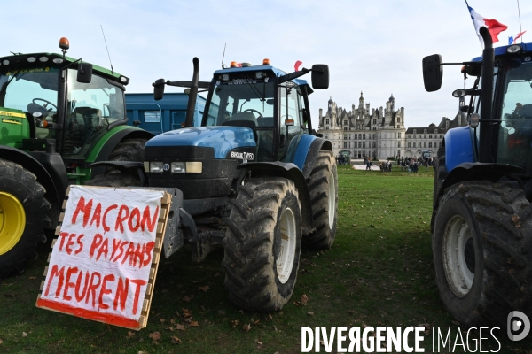 Manifestation des agriculteurs au château de Chambord