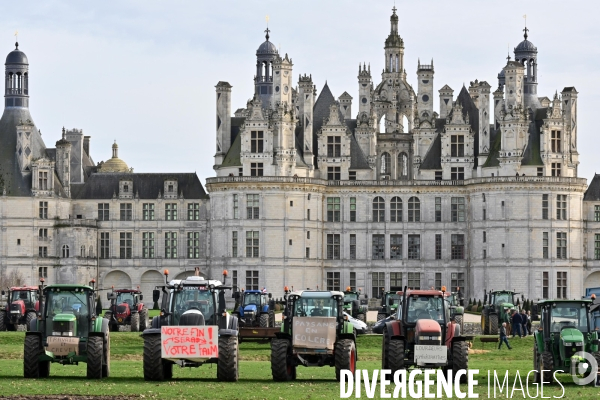 Manifestation des agriculteurs au château de Chambord