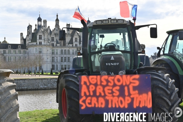 Manifestation des agriculteurs au château de Chambord