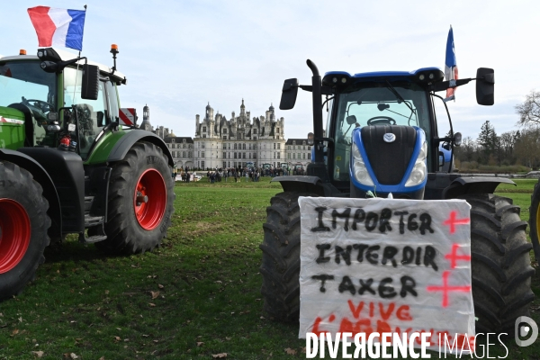 Manifestation des agriculteurs au château de Chambord